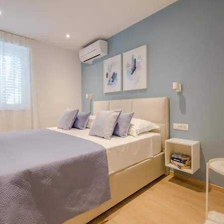 Dubrovnik Airport - Moonlight Mocici