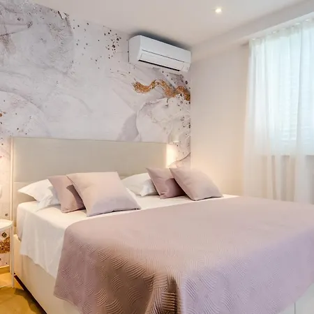 בית הארחה Dubrovnik Airport - Moonlight