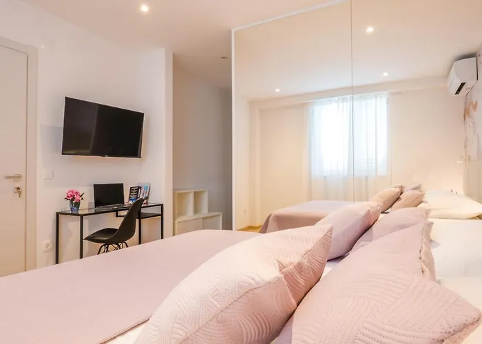 Dubrovnik Airport - Moonlight Mocici