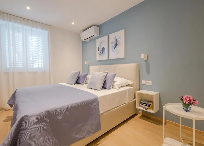 Dubrovnik Airport - Moonlight Mocici