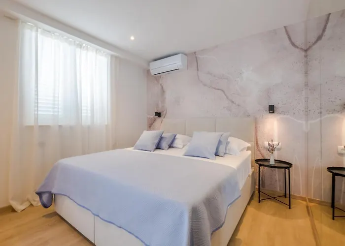 Dubrovnik Airport - Moonlight